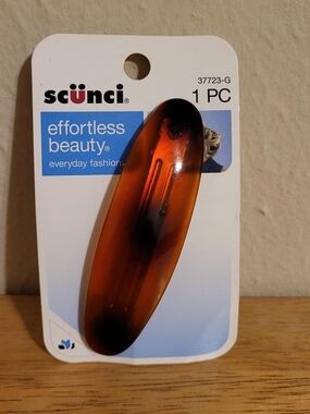 scunci Tortoiseshell Oval Hair Clip in Amber Brown